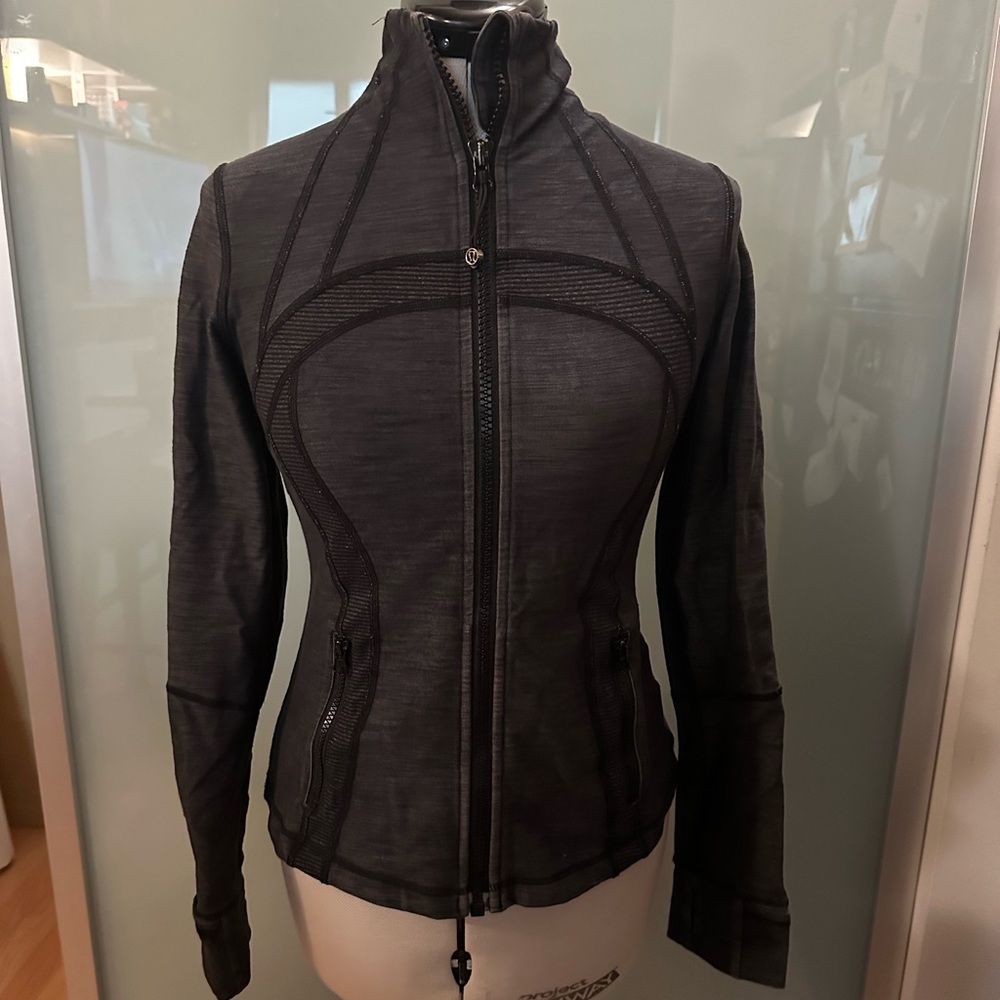 Lululemon Define Jacket - Picture 3 of 4